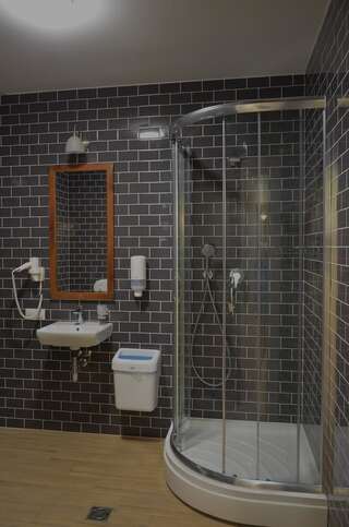 Отель DREAM Inn Lviv Львов Кровать в общем 4-местном номере для мужчин и женщин-7
